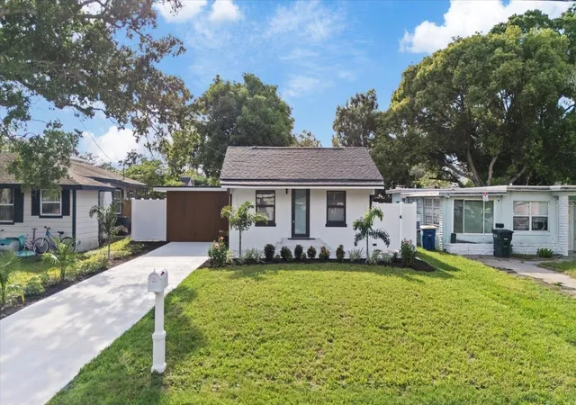 Photo 4 of Single family home for sale at 1936 Macomber Ave, Clearwater, FL 33755 | MLS# TB8547842 | Listing updated on 2026-09-14