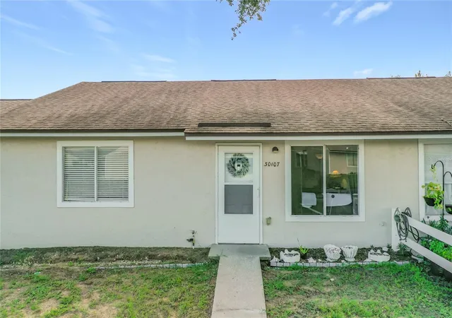 Photo 3 of Condo for sale at 30107 Tavares Ridge Blvd #30107, Tavares, FL 32778 | MLS# O6441151 | Listing updated on 2026-09-26
