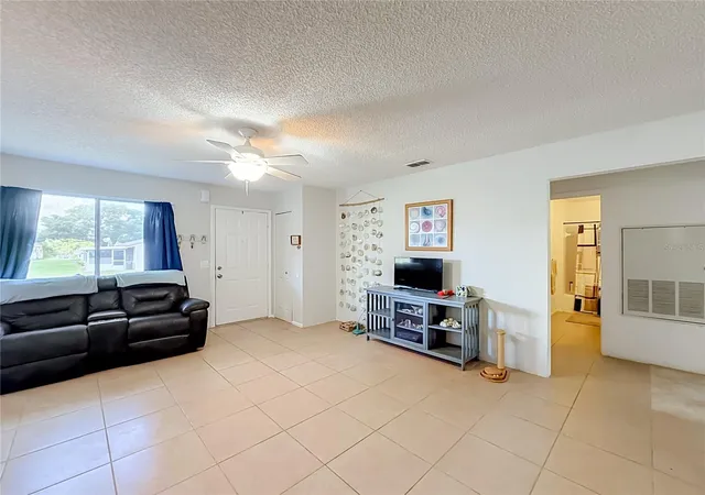 Photo 4 of Condo for sale at 30107 Tavares Ridge Blvd #30107, Tavares, FL 32778 | MLS# O6441151 | Listing updated on 2026-09-26