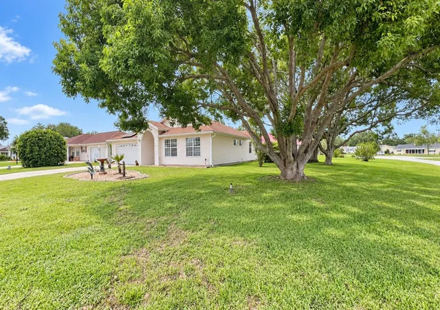 Photo 3 of Single family home for sale at 6501 Sw 84th Place Rd, Ocala, FL 34476 | MLS# W7889456 | Listing updated on 2026-09-15