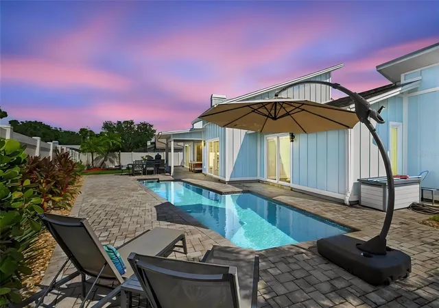 Photo 2 of Single family home for sale at 2800 Haverhill Dr, Clearwater, FL 33761 | MLS# TB8547866 | Listing updated on 2026-10-14