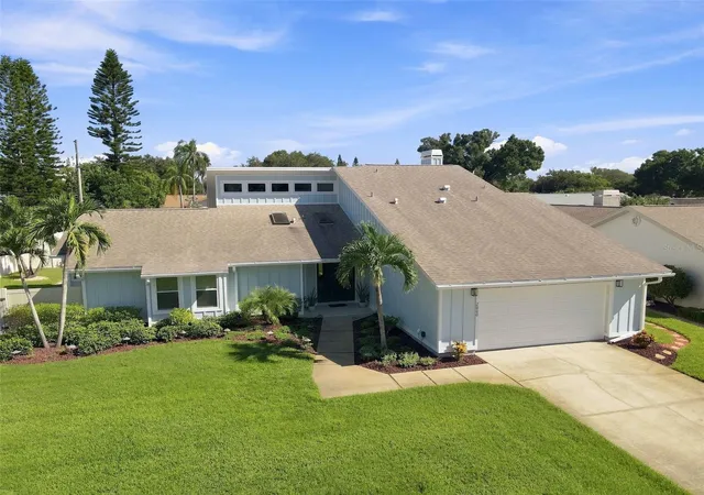 Photo 3 of Single family home for sale at 2800 Haverhill Dr, Clearwater, FL 33761 | MLS# TB8547866 | Listing updated on 2026-10-14