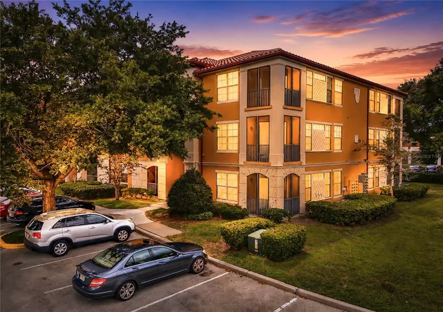 Photo 3 of Condo for sale at 6171 Metrowest Blvd #107, Orlando, FL 32835 | MLS# S5157404 | Listing updated on 2026-09-12
