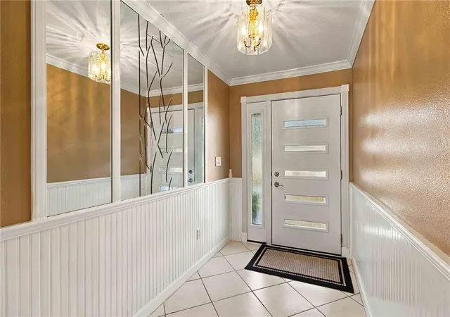 Photo 3 of Single family home for sale at 4271 Berkshire Dr, Sarasota, FL 34241 | MLS# A4705838 | Listing updated on 2026-10-30