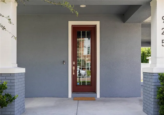 Photo 4 of Single family home for sale at 925 E Sligh Ave, Tampa, FL 33604 | MLS# TB8547874 | Listing updated on 2026-10-07