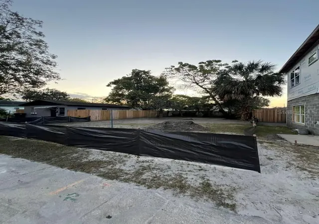 Photo 2 of Land for sale at 706 S Lee Ave, Orlando, FL 32805 | MLS# O6441167 | Listing updated on 2026-09-12