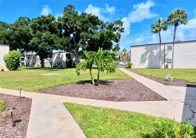 Listing Photo 2 - Condo for sale in building located at 7701 Starkey Rd, Largo, FL 33777 - Unit #436