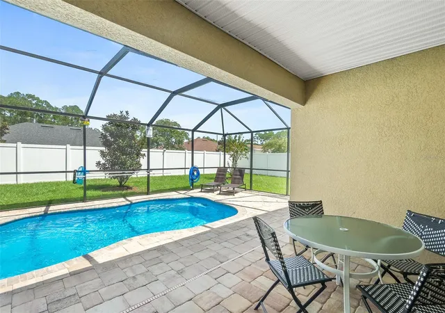 Photo 2 of Single family home for sale at 10 Lladd Ct, Palm Coast, FL 32164 | MLS# FC321402 | Listing updated on 2026-09-23