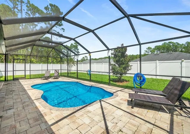 Photo 3 of Single family home for sale at 10 Lladd Ct, Palm Coast, FL 32164 | MLS# FC321402 | Listing updated on 2026-09-23