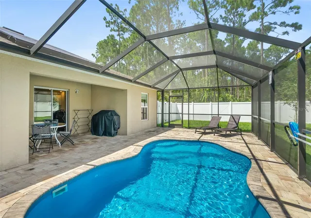 Photo 3 of Single family home for sale at 10 Lladd Ct, Palm Coast, FL 32164 | MLS# FC321402 | Listing updated on 2026-09-23