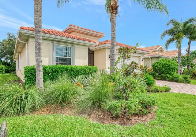 Photo 3 of Single family home for sale at 11662 Parrotfish St, Venice, FL 34292 | MLS# D6148743 | Listing updated on 2026-09-20
