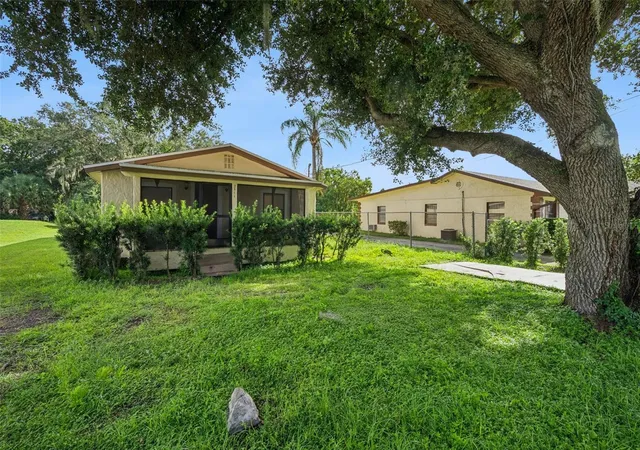 Photo 1 of Single family home for sale at 2511 Crawford Dr, Sanford, FL 32771 | MLS# V4951235 | Listing updated on 2026-09-12