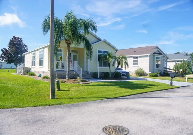 Photo 1 of Manufactured home for sale at 3000 Us Hwy 17 92 W Lot 553, Haines City, FL 33844 | MLS# S5157415 | Listing updated on 2026-09-13