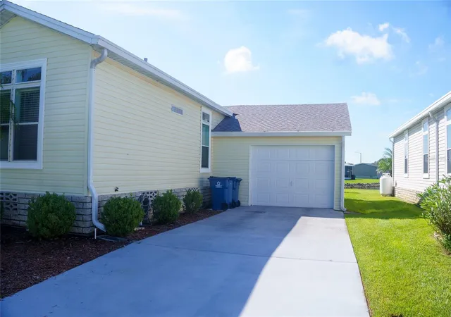 Photo 3 of Manufactured home for sale at 3000 Us Hwy 17 92 W Lot 553, Haines City, FL 33844 | MLS# S5157415 | Listing updated on 2026-09-13