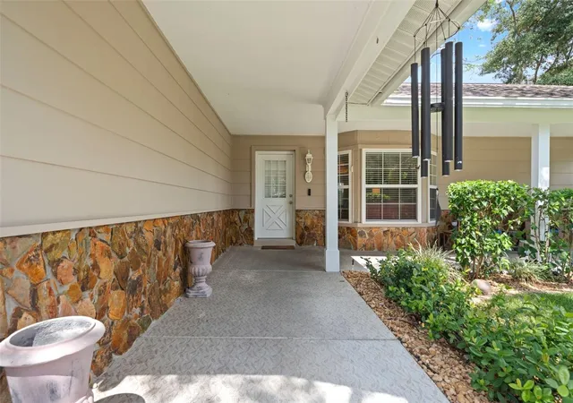 Photo 3 of Single family home for sale at 2632 Royal Ridge Dr, Spring Hill, FL 34606 | MLS# W7889461 | Listing updated on 2026-09-14