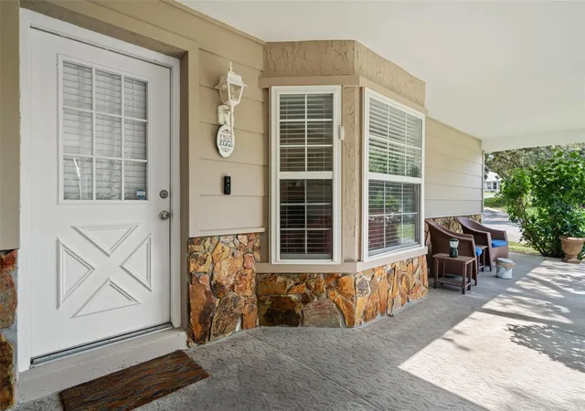 Photo 4 of Single family home for sale at 2632 Royal Ridge Dr, Spring Hill, FL 34606 | MLS# W7889461 | Listing updated on 2026-09-14