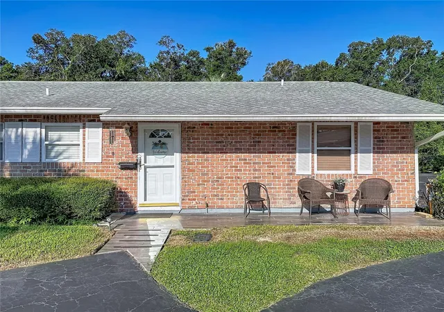 Photo 1 of Condo for sale at 1 Fairway Ct, Deland, FL 32724 | MLS# O6441186 | Listing updated on 2026-09-18