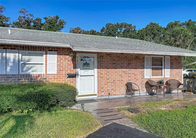 Photo 2 of Condo for sale at 1 Fairway Ct, Deland, FL 32724 | MLS# O6441186 | Listing updated on 2026-09-18