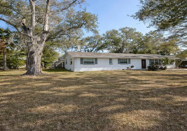 Photo 3 of Single family home for sale at 1021 Fairburn Ave, Clearwater, FL 33755 | MLS# O6441192 | Listing updated on 2026-09-19