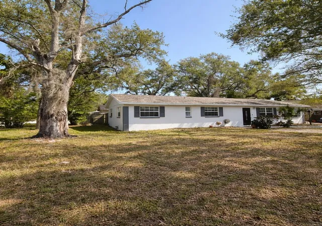 Photo 4 of Single family home for sale at 1021 Fairburn Ave, Clearwater, FL 33755 | MLS# O6441192 | Listing updated on 2026-09-19