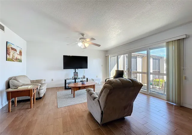 Photo 3 of Condo for sale at 562 Orange Dr #33, Altamonte Springs, FL 32701 | MLS# O6441201 | Listing updated on 2026-09-17