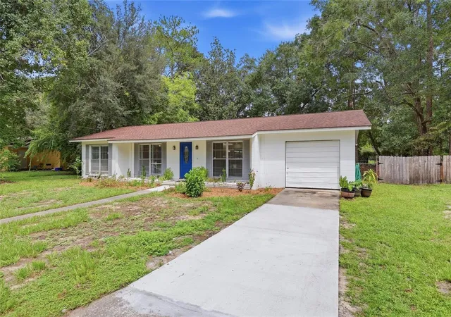 Photo 3 of Single family home for sale at 4907 Nw 30th Terrace, Gainesville, FL 32605 | MLS# GC543461 | Listing updated on 2026-09-30