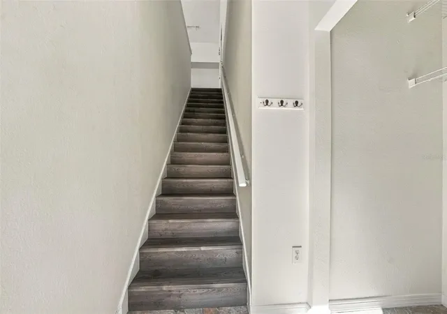 Listing Photo 5 - Condo for sale in building located at 9138 Lake Chase Island Wy, TAMPA, FL 33626