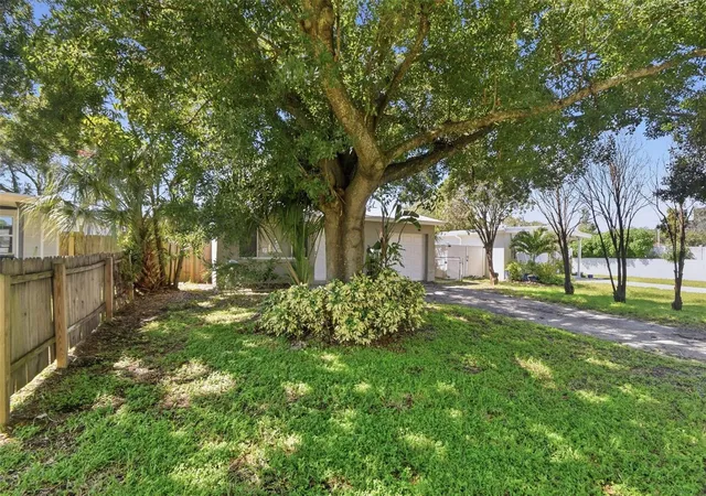 Photo 3 of Single family home for sale at 310 93rd Avenue N, Saint Petersburg, FL 33702 | MLS# O6441203 | Listing updated on 2026-10-21