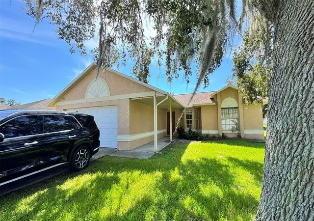 Photo 2 of Single family home for sale at 432 Flamingo Ct, Kissimmee, FL 34759 | MLS# O6441208 | Listing updated on 2026-09-29