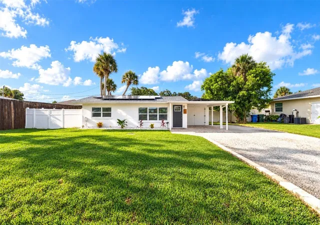 Single family home for sale at 315 Azalea Rd, VENICE, FL 34293 | MLS# A4705863
