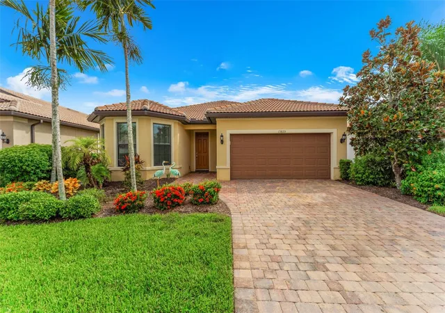 Single family home for sale at 13825 Karina St, VENICE, FL 34293 | MLS# N6145723