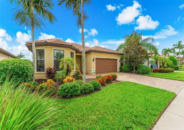 Photo 2 of Single family home for sale at 13825 Karina St, Venice, FL 34293 | MLS# N6145723 | Listing updated on 2026-10-05