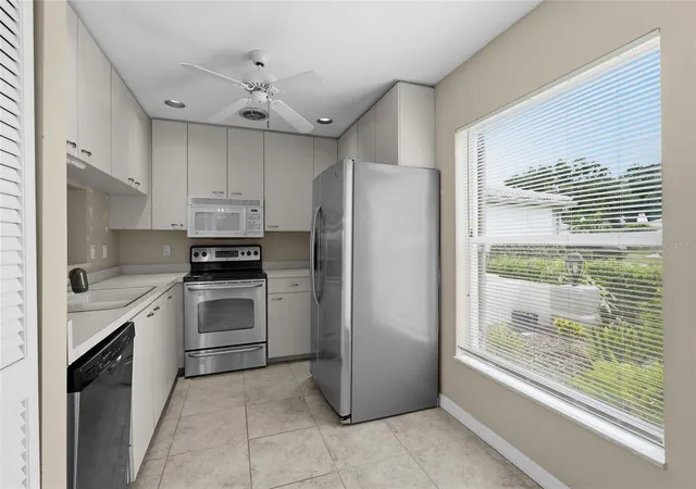 Photo 2 of Townhouse for sale at 3032 Ringwood Meadow #17, Sarasota, FL 34235 | MLS# A4705866 | Listing updated on 2026-09-23