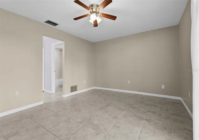 Photo 4 of Townhouse for sale at 3032 Ringwood Meadow #17, Sarasota, FL 34235 | MLS# A4705866 | Listing updated on 2026-09-23