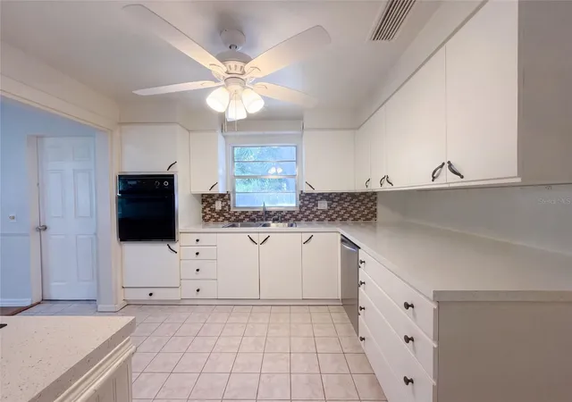 Photo 2 of Single family home for sale at 3010 Hatton St, Sarasota, FL 34237 | MLS# O6441214 | Listing updated on 2026-10-07