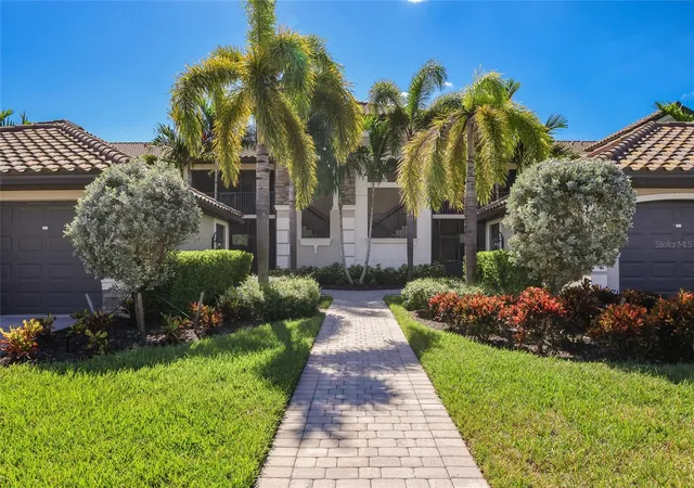 Photo 1 of Condo for sale at 5614 Palmer Cir #206, Bradenton, FL 34211 | MLS# A4705871 | Listing updated on 2026-10-29