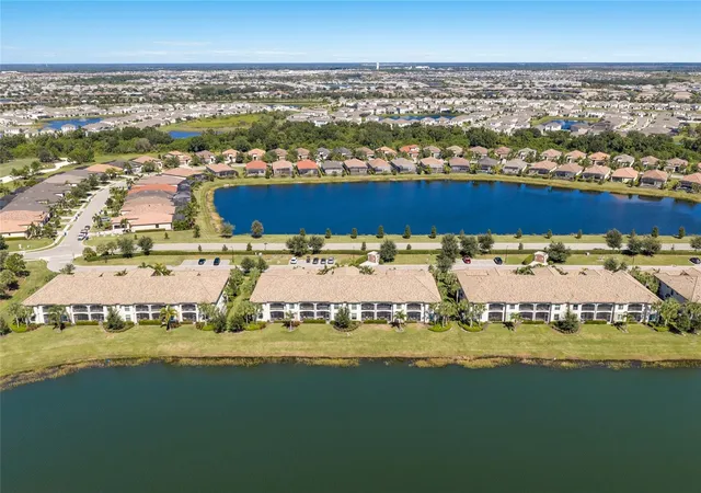 Photo 4 of Condo for sale at 5614 Palmer Cir #206, Bradenton, FL 34211 | MLS# A4705871 | Listing updated on 2026-10-29