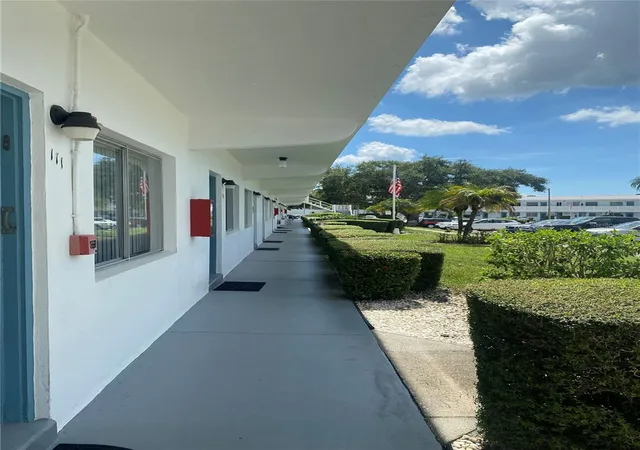 Listing Photo 4 - Condo for sale in building located at 8455 112Th St, Seminole, FL 33772 - Unit #111