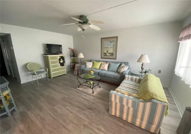 Listing Photo 5 - Condo for sale in building located at 8455 112Th St, Seminole, FL 33772 - Unit #111