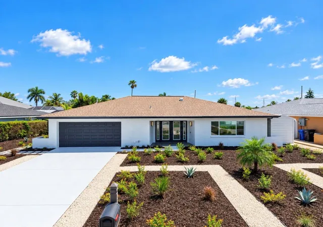 Photo 1 of Single family home for sale at 6315 Wisteria Ln, Apollo Beach, FL 33572 | MLS# TB8547954 | Listing updated on 2026-10-07