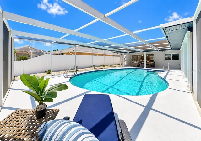 Photo 4 of Single family home for sale at 6315 Wisteria Ln, Apollo Beach, FL 33572 | MLS# TB8547954 | Listing updated on 2026-10-07