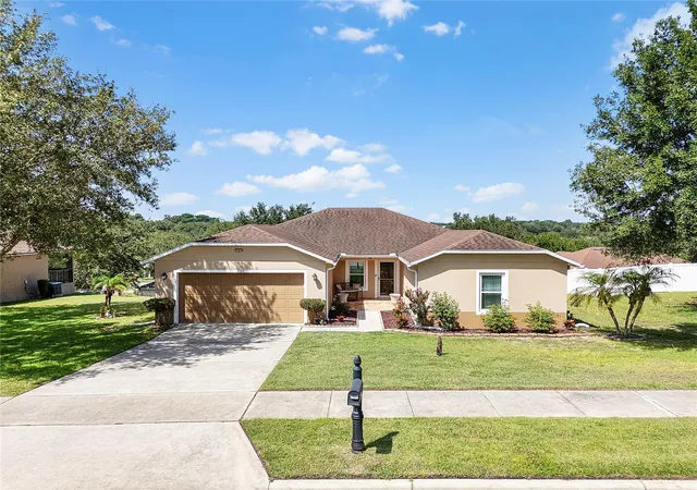 Photo 1 of Single family home for sale at 2388 Yellow Grass Ct, Apopka, FL 32712 | MLS# O6441231 | Listing updated on 2026-09-25