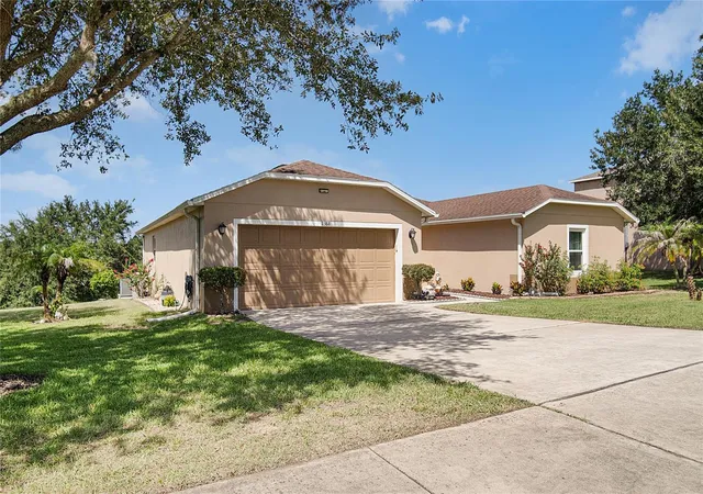 Photo 2 of Single family home for sale at 2388 Yellow Grass Ct, Apopka, FL 32712 | MLS# O6441231 | Listing updated on 2026-09-25