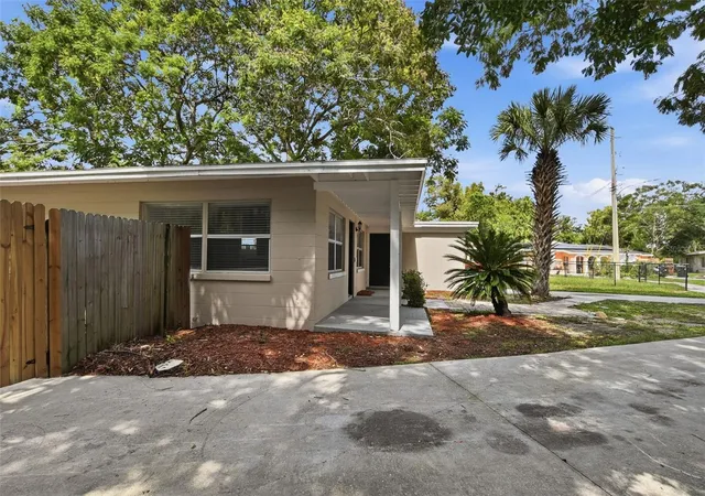 Photo 2 of Single family home for sale at 5119 Divot Ct, Orlando, FL 32808 | MLS# O6441239 | Listing updated on 2026-09-12