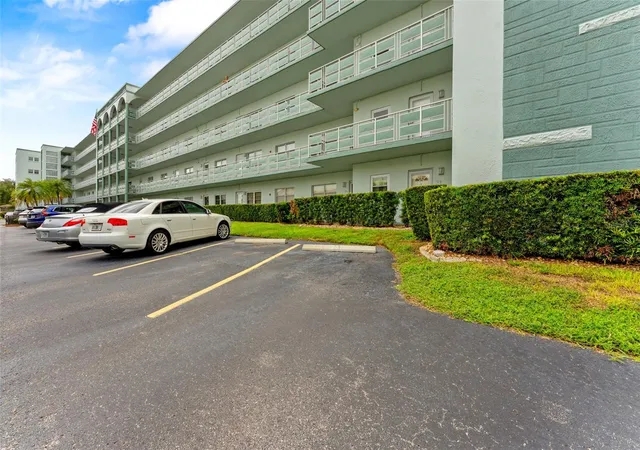 Photo 2 of Condo for sale at 5623 80th Street N #203, Saint Petersburg, FL 33709 | MLS# TB8547968 | Listing updated on 2026-10-02