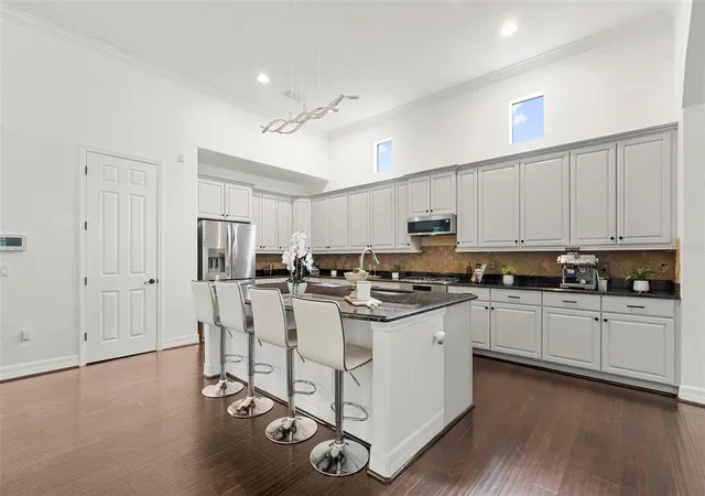Photo 4 of Single family home for sale at 8264 Dunham Sta Dr, Tampa, FL 33647 | MLS# TB8547973 | Listing updated on 2026-10-08