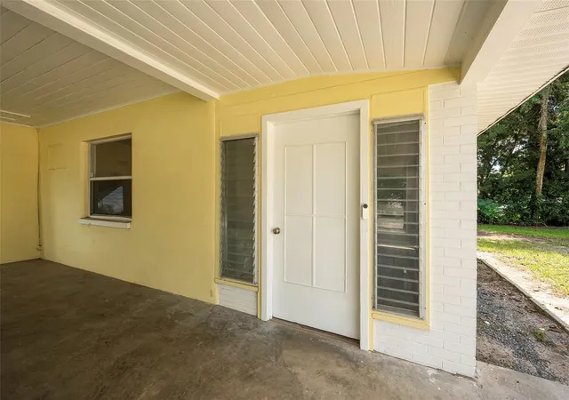 Photo 4 of Single family home for sale at 5136 Studio Dr, Zephyrhills, FL 33542 | MLS# S5157422 | Listing updated on 2026-09-16
