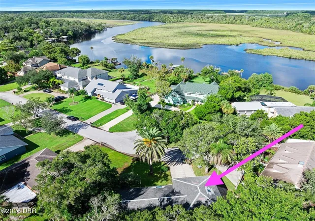 Photo 2 of Single family home for sale at 7 Waterfront Ct, Ormond Beach, FL 32174 | MLS# FC321413 | Listing updated on 2026-09-27