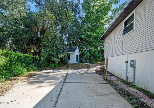 Photo 3 of Single family home for sale at 7 Waterfront Ct, Ormond Beach, FL 32174 | MLS# FC321413 | Listing updated on 2026-09-27
