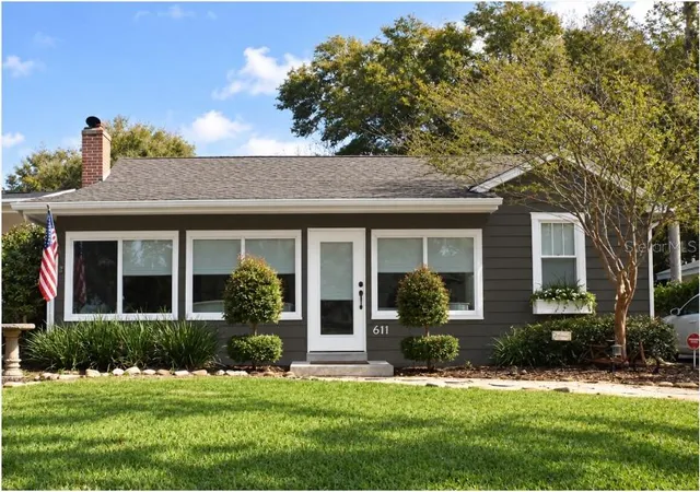 Photo 1 of Single family home for sale at 611 Butler St, Windermere, FL 34786 | MLS# O6441248 | Listing updated on 2026-09-12